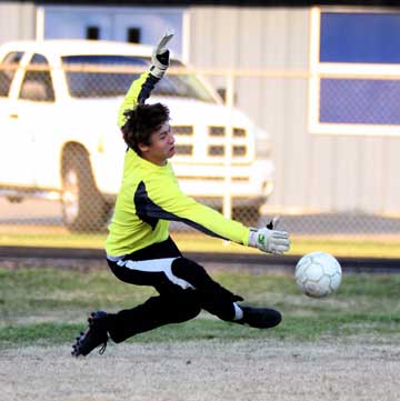 Keeper Devin Norris and the Bryant defense kept Cabot off the board through regulation and two overtimes. (Photo by Misty Platt)