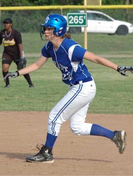 Ashley Chaloner leads off second during Friday's game. (Photo by Mark Hart)