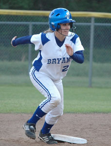 Kim Wilson breaks off second. (Photo by Mark Hart)