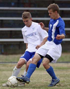 Aaron Prewett, left. (Photo by Misty Platt)