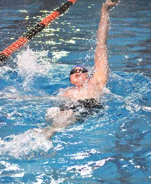Andrew Dull finished in the scoring in the 100 backstroke on Saturday.