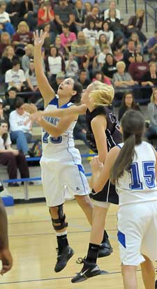 Aubree Allen puts up a lay-in. (Photo by Kevin Nagle)