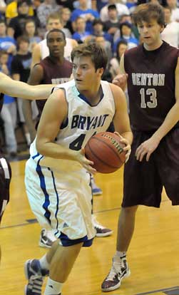 Zach Cambron (44) looks for a lane. (Photo by Kevin Nagle)