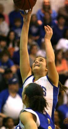 Brooke Parish launches a shot. (Photo by Rick Nation)