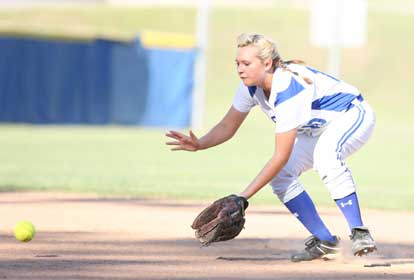 Bryant shortstop Cassidy Wilson fields a grounder during Tuesday's game. (Photo by Rick Nation)