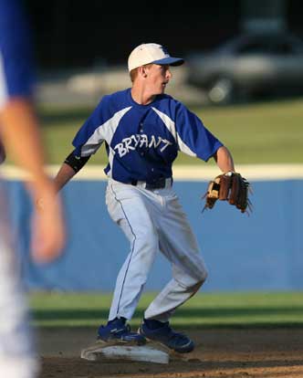 Jordan Taylor starts a doubleplay for the Hornets. (Photo by Rick Nation)