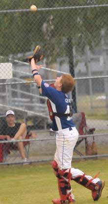 Catcher Brittan Crouch settles under a foul pop. (Photo by Kevin Nagle)