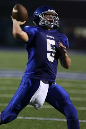 Quarterback Wesley Akers (photo by Rick Nation)