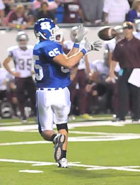 Cody Elmore grabs a pass. (Photo by Kevin Nagle)