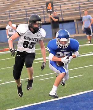 Austin Vale scores. (Photo by Kevin Nagle)