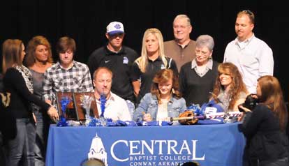 Peyton Jenkins signs with Central Baptist College. (Photo by Kevin Nagle)