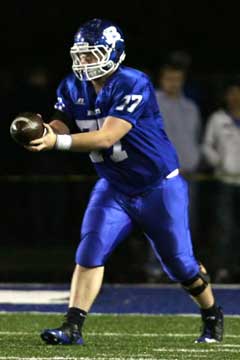 Ian Shuttleworth prepares to punt. (Photo by Rick Nation)