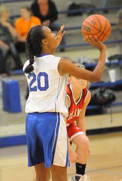 Sam Finney shoots a free throw. (Photo by Kevin Nagle)