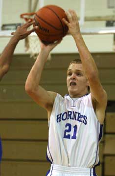 John Winn launches a shot. (Photo by Rick Nation)