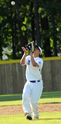 Tyler Nelson hauls in a pop up on the infield. (Photo by Kevin Nagle)