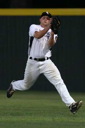 Brady Butler makes a catch in right field. (Photo by Rick Nation)