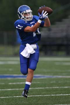 Hayden Daniel hauls down a pass. (Photo by Rick Nation)