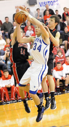 Quinton Motto (34) operates in traffic. (Photo by Kevin Nagle)