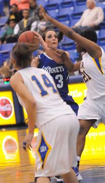 Aubree Allen looks for room to shoot. (Photo by Kevin Nagle)