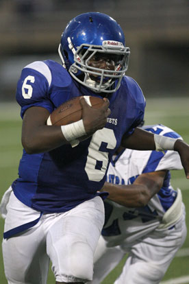 Phillip Isom-Green rushed for 132 yards in Bryant Blue's win. (Photo by Rick Nation)