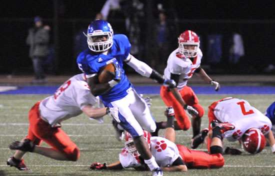 Bryant's K.J. Hill leaves Cabot Panthers defenders in his wake as he starts a 67-yard touchdown play Friday night. (Photo by Kevin Nagle)