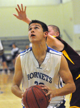 Clay Ingold eyes a shot inside. (Photo by Kevin Nagle)