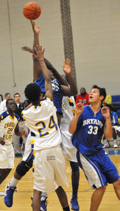 Cameron Murray tries to get a shot over a crowd. (Photo by Kevin Nagle)