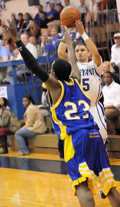 Jordan Griffin rises up for a shot. (Photo by Kevin Nagle)