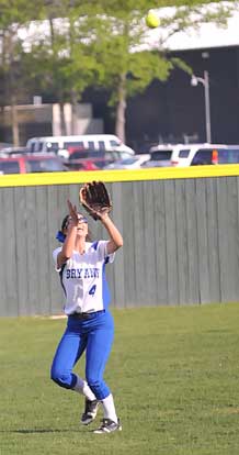 Carly Yazza settles under a fly in left. (Photo by Kevin Nagle)