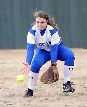 Right fielder Katy Stillman sets to field a ball. (Photo by Kevin Nagle)