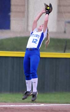 McKenzie Rice makes a leaping catch. (Photo by Kevin Nagle)