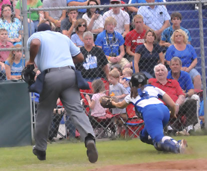 Jessie Taylor makes a diving catch on a pop bunt. (Photo by Kevin Nagle)