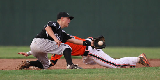 Bryant second baseman Korey Thompson takes a throw as Newport's Gunnar Bullard dives for the bag on a steal attempt. (Photo by Rick Nation)