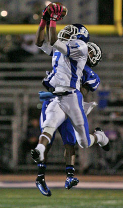 Aaron Bell (7) anchors the Bryant Hornets secondary. (Photo by Kevin Nagle)