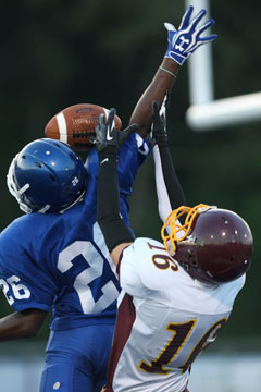 Kris Croom (26) breaks up a pass in the end zone intended for Lake Hamilton's Jarrod Woodall. (Photo by Rick Nation)