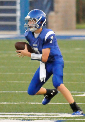 Cameron Vail caught five passes in Tuesday's game for Bethel. (Photo by Kevin Nagle)