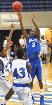 Desmond Duckworth fires up a shot. (Photo by Kevin Nagle)