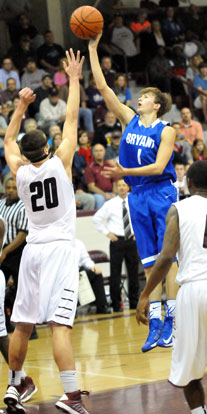 Tyler Simmons (1) finished with 10 points in Tuesday's game. (Photo by Kevin Nagle)