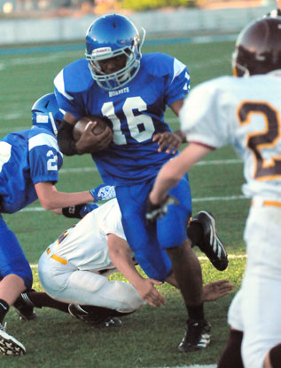 Jonathan Smith scored on a 45-yard run Tuesday. (Photo by Kevin Nagle)