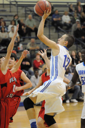 Tristan Calhoun looks to score. (Photo by Kevin Nagle)