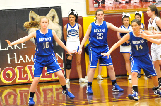 Kristen Scarlett (10), Erica Smith (25) and Peyton Weaver (14). (Photo by Kevin Nagle)