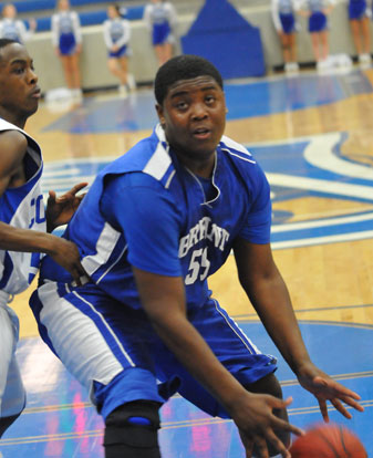 Cameron Murray had 9 points and 11 rebounds. (Photo by Kevin Nagle)