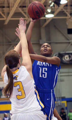 Jayla Anderson shoots over Sheridan's Josey Love. (Photo by Rick Nation)