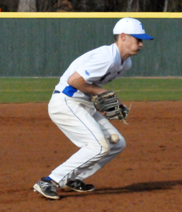Harrison Dale smothers a grounder to third. (Photo by Kevin Nagle)