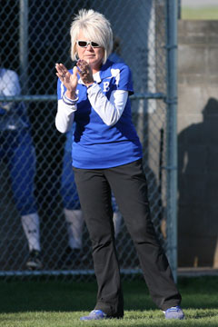 Head coach Debbie Clark encourages her players. (Photo by Rick Nation)