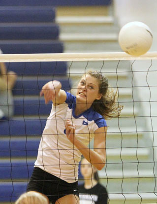 Allie Anderson led the Lady Hornets with seven kills. (Photo by Rick Nation)