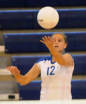 Sarah Kennedy prepares to serve. (Photo by Kevin Nagle)