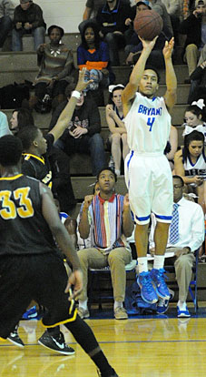 Wesley Peters fires up a 3 from the corner. (Photo by Kevin Nagle)