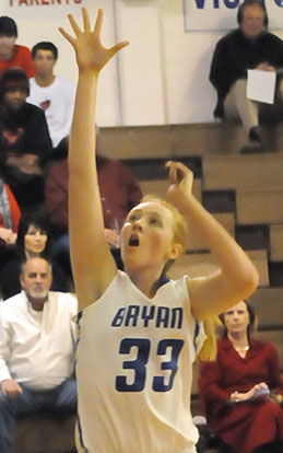 Rachel Miller goes up for one of her two baskets in the first quarter for the Bryant Lady Hornets. (Photo by Kevin Nagle)