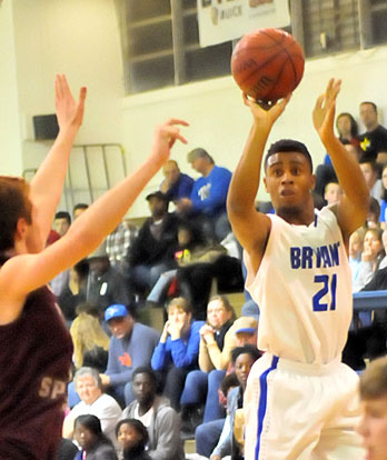 Romen Martin led all scorers with 13 points. (Photo by Kevin Nagle)